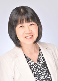 鈴木由紀子氏